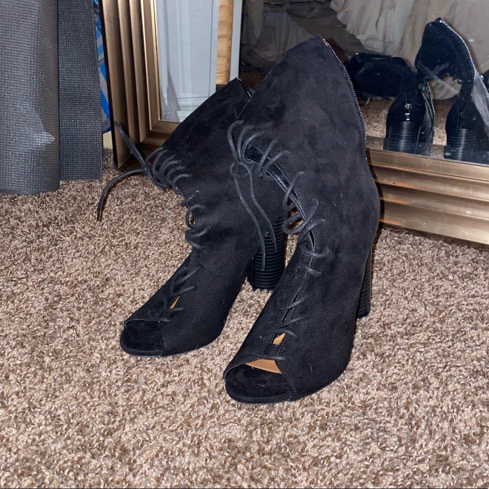 Brand New High Lace heels
